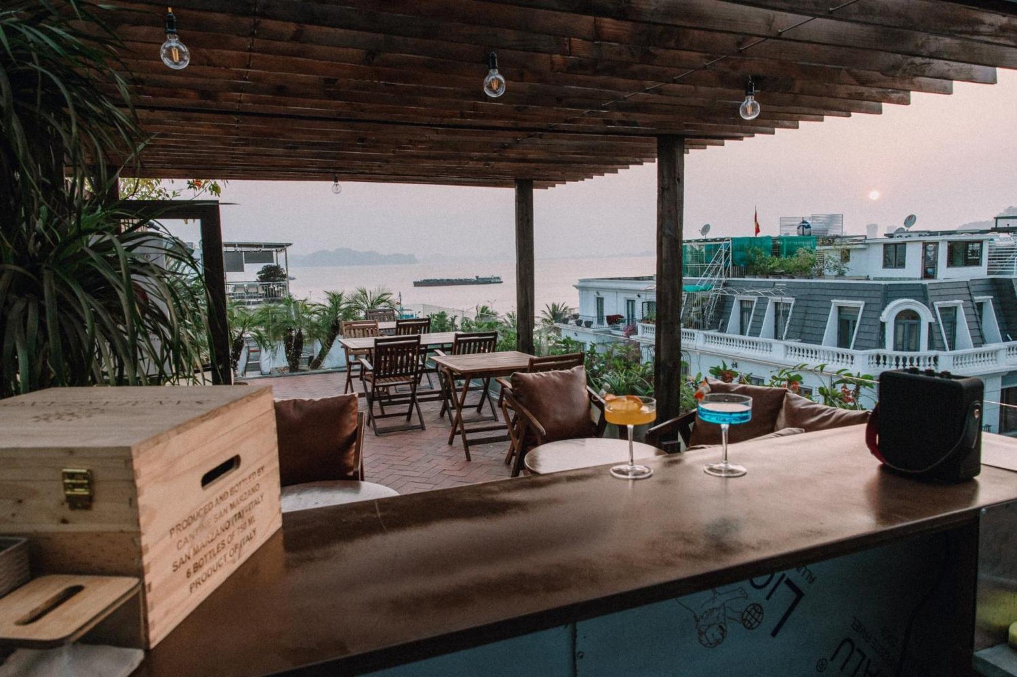 Hotel Deja Vu House Ha Long Esterno foto